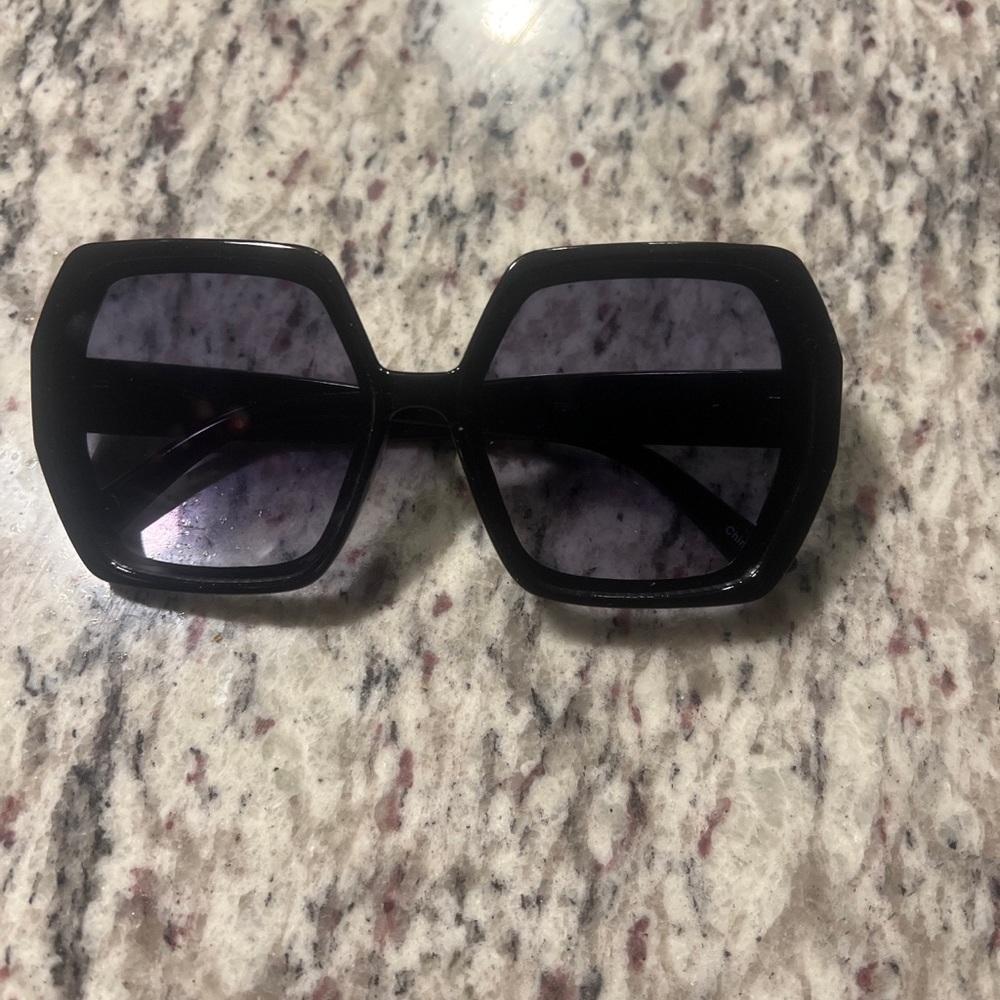 NWT 1970 Vintage Style Oversize Square Sunglasses